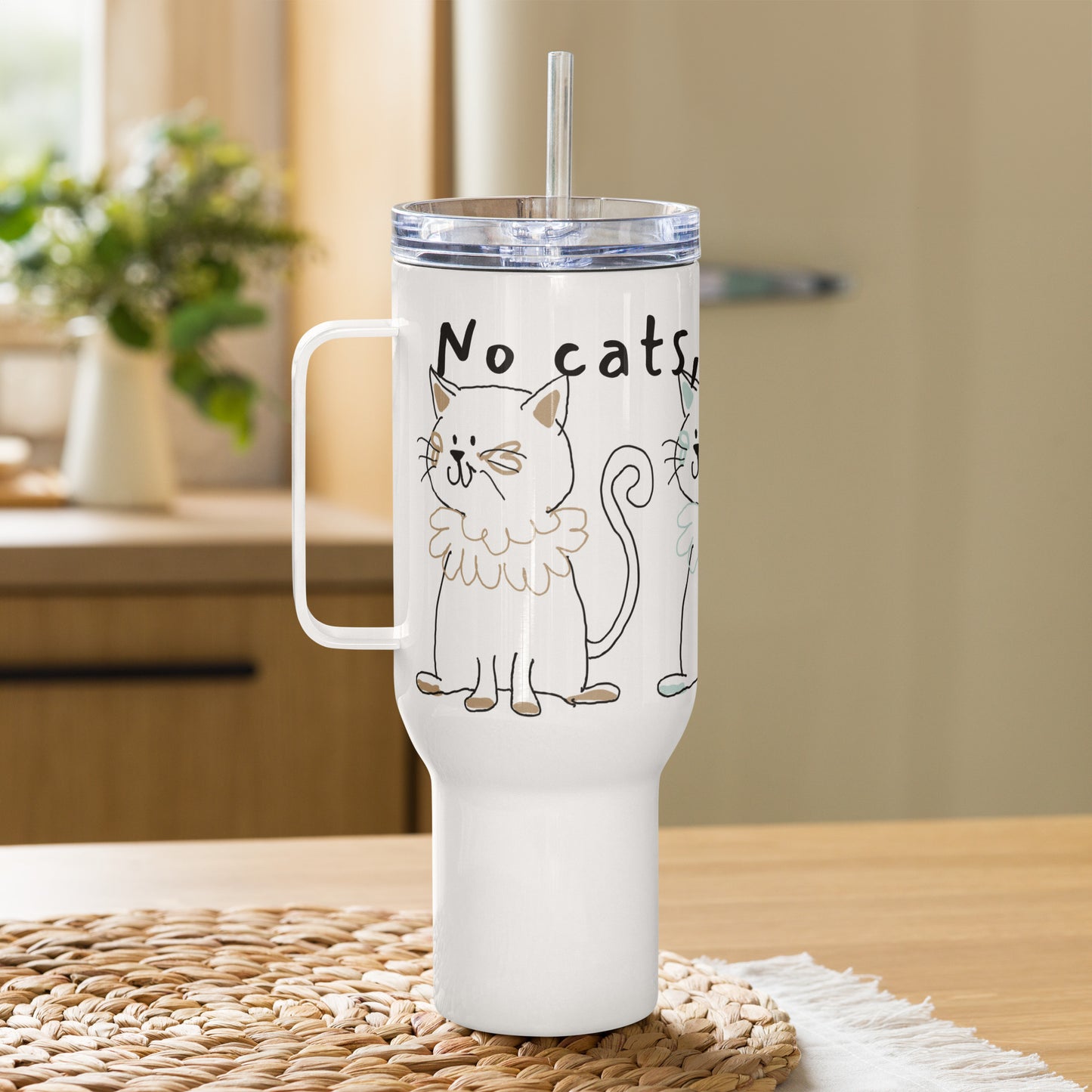 Travel mug with a handle