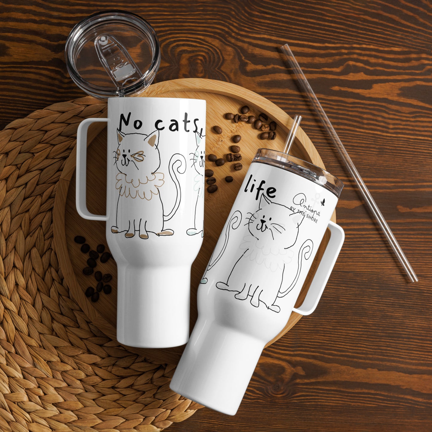 Travel mug with a handle