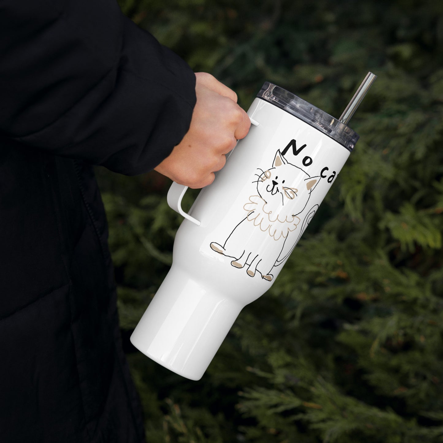 Travel mug with a handle