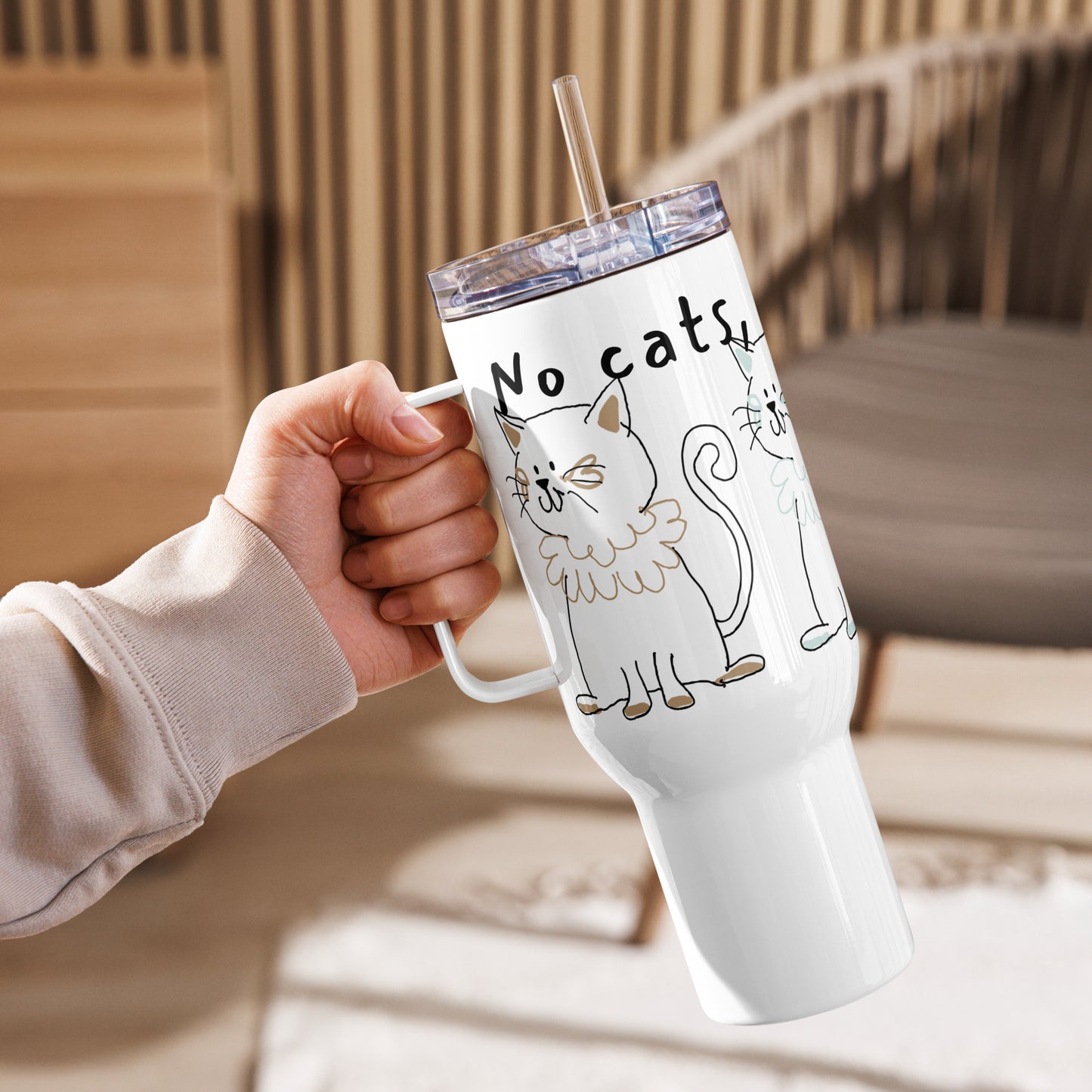 Travel mug with a handle