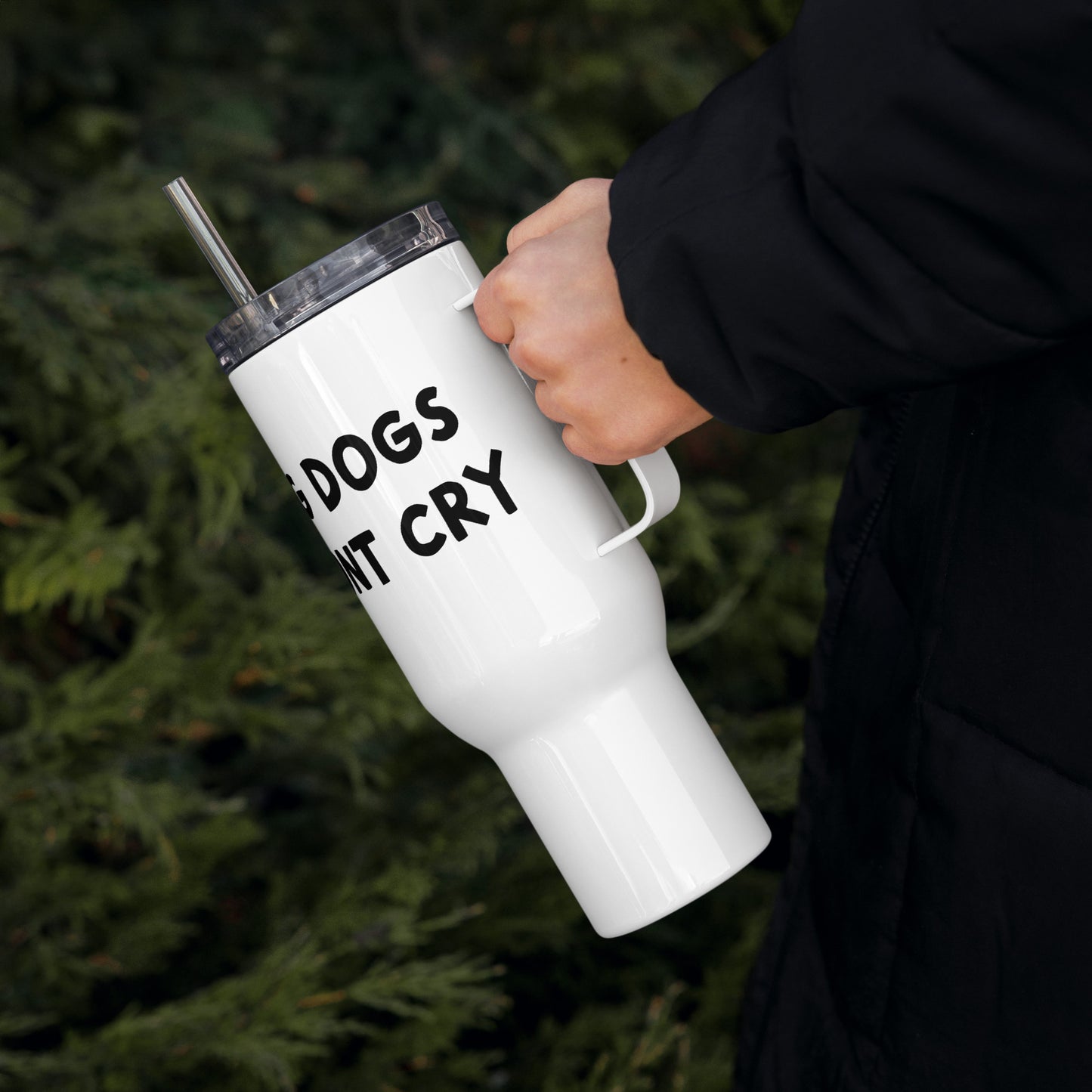 Travel mug with a handle