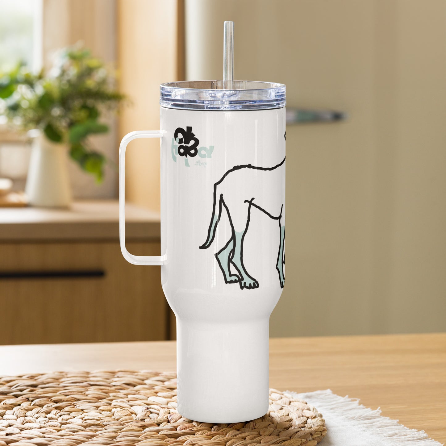 Travel mug with a handle