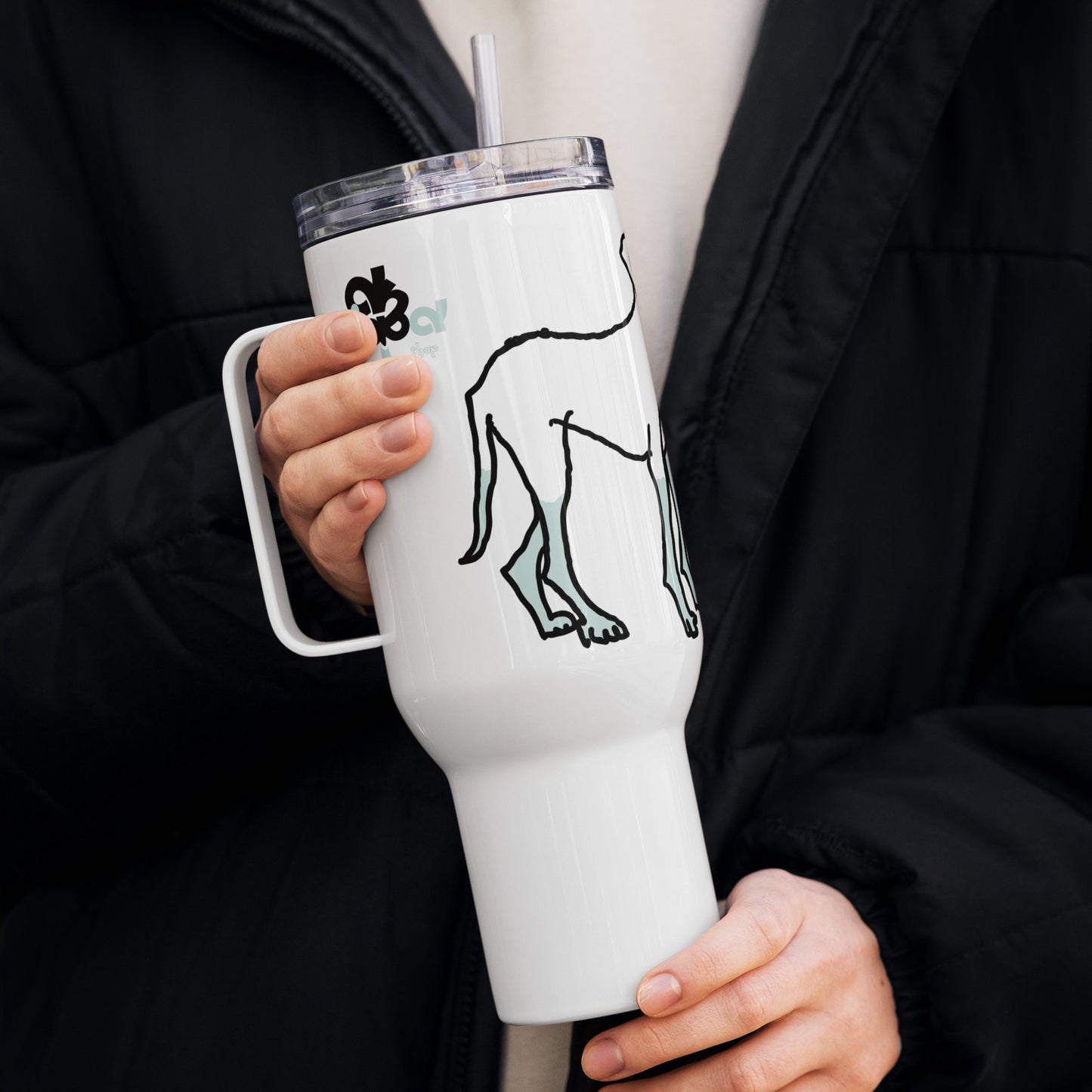 Travel mug with a handle