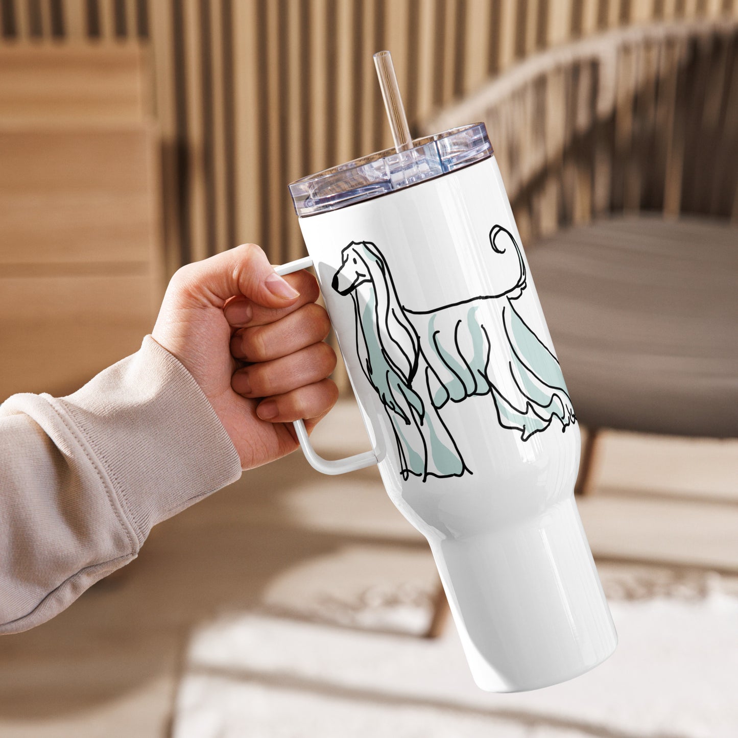 Travel mug with a handle
