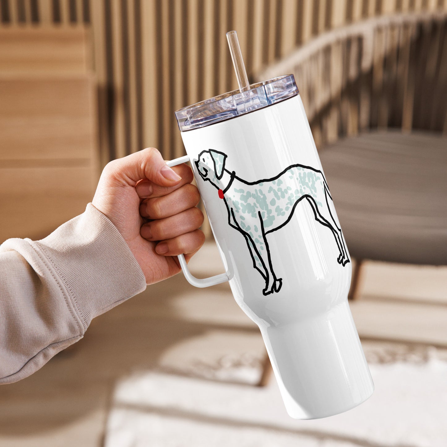 Travel mug with a handle
