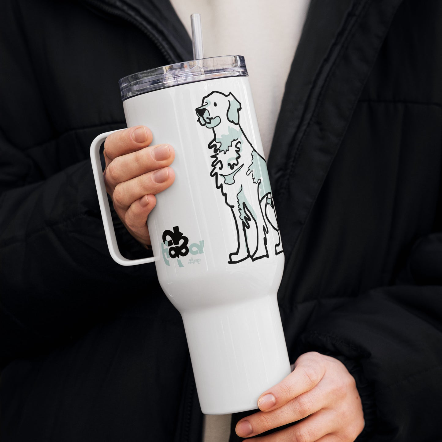 Travel mug with a handle