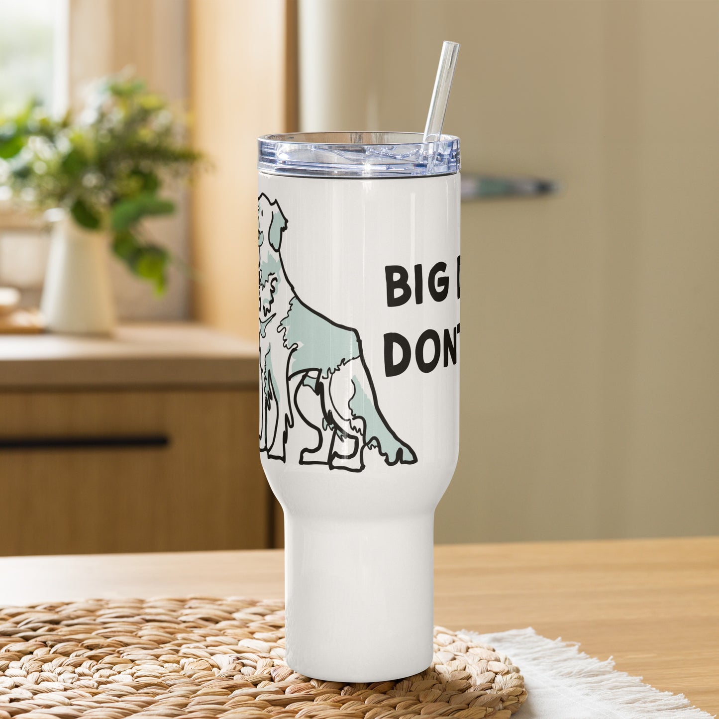 Travel mug with a handle