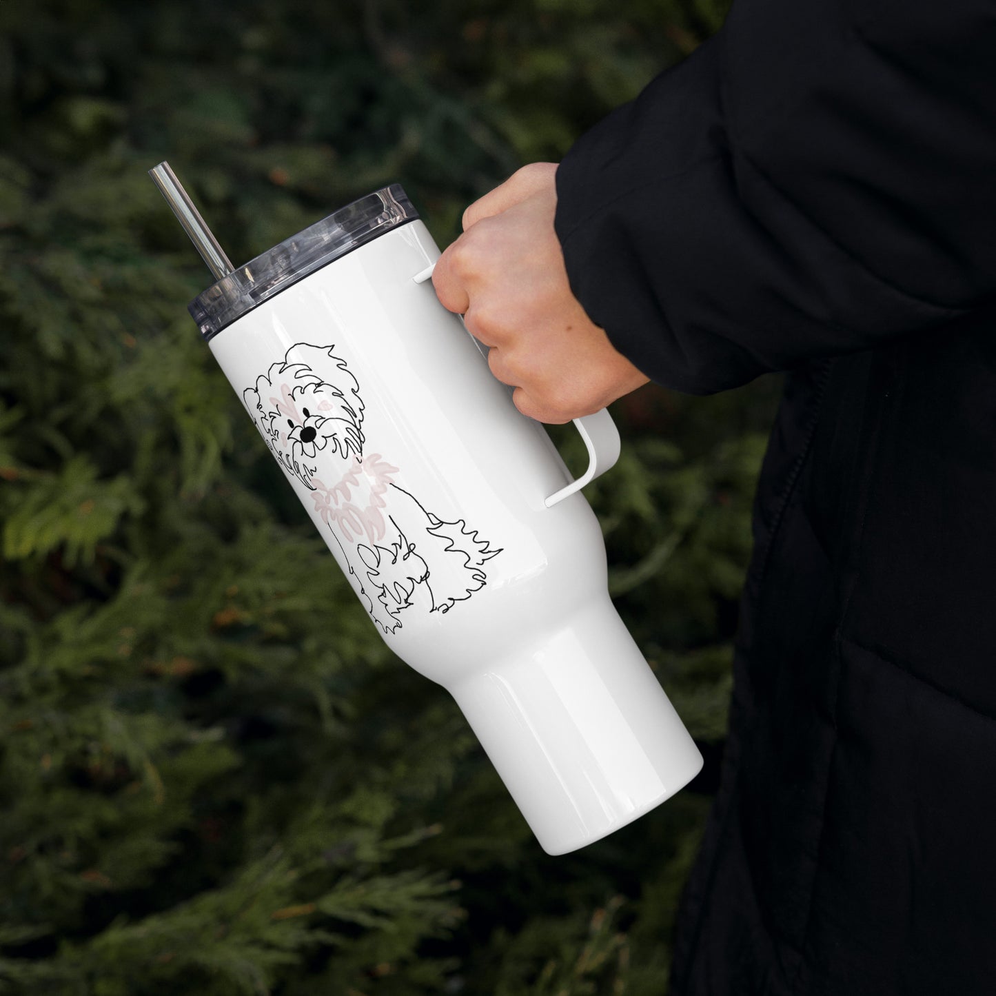 Travel mug with a handle