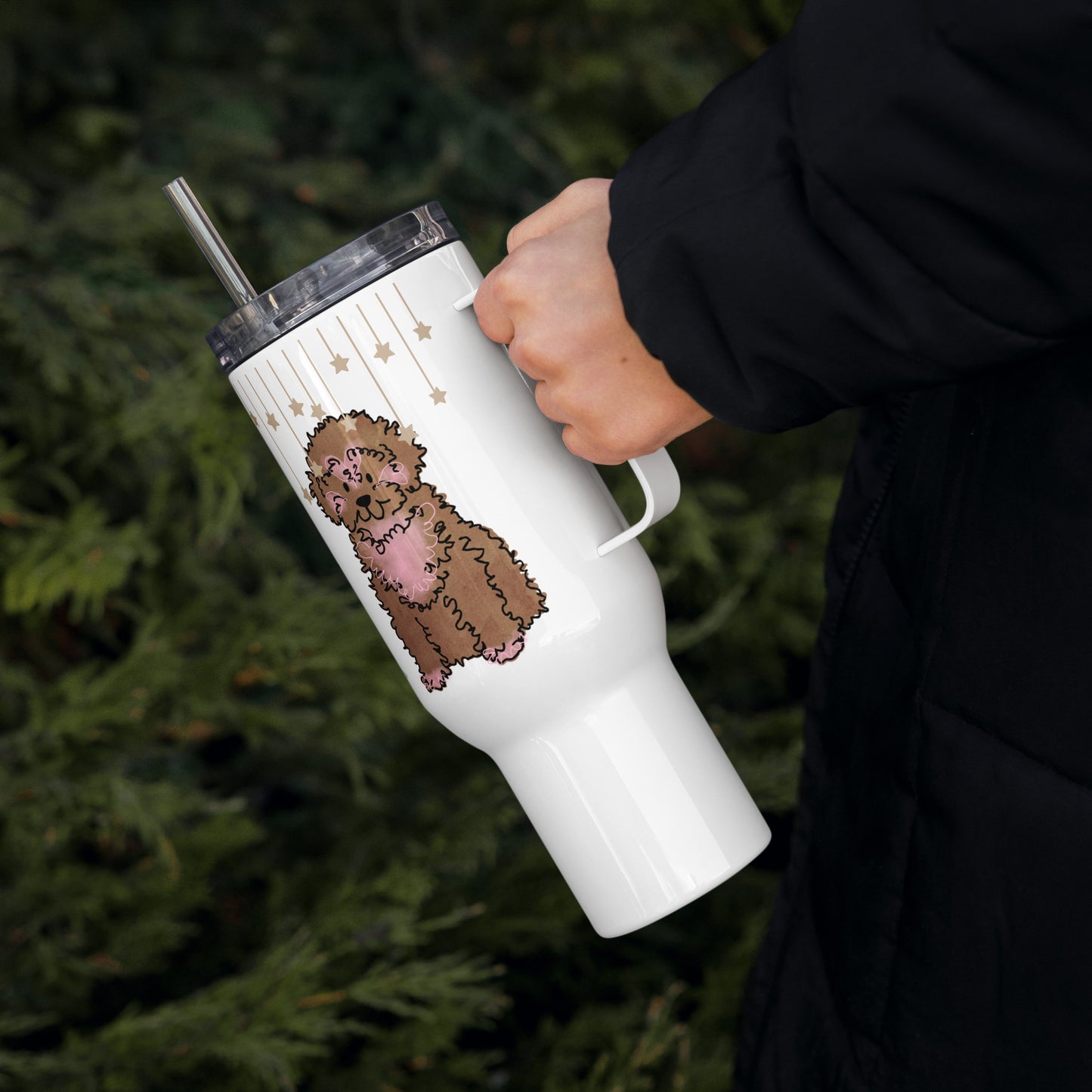 Travel mug with a handle