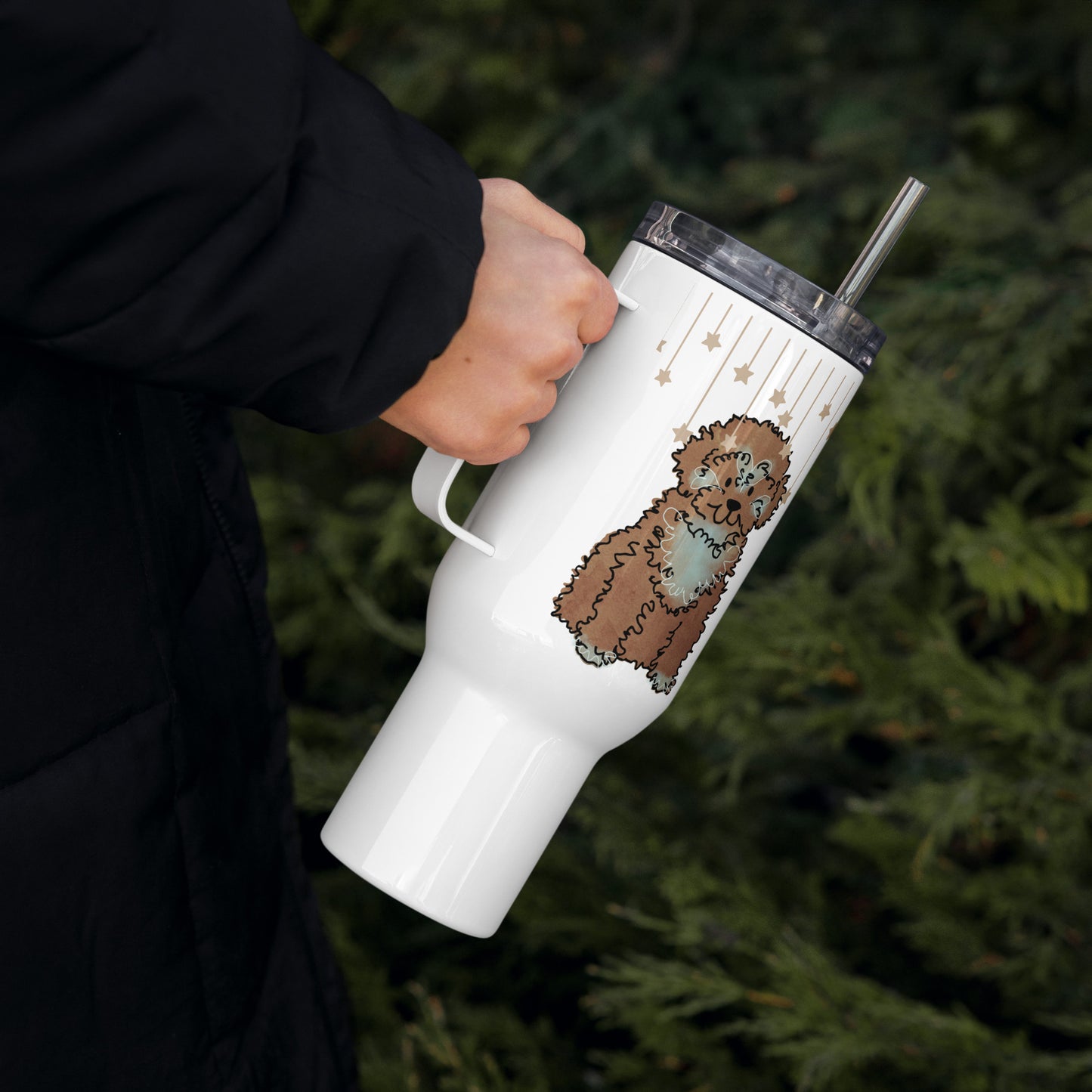 Travel mug with a handle